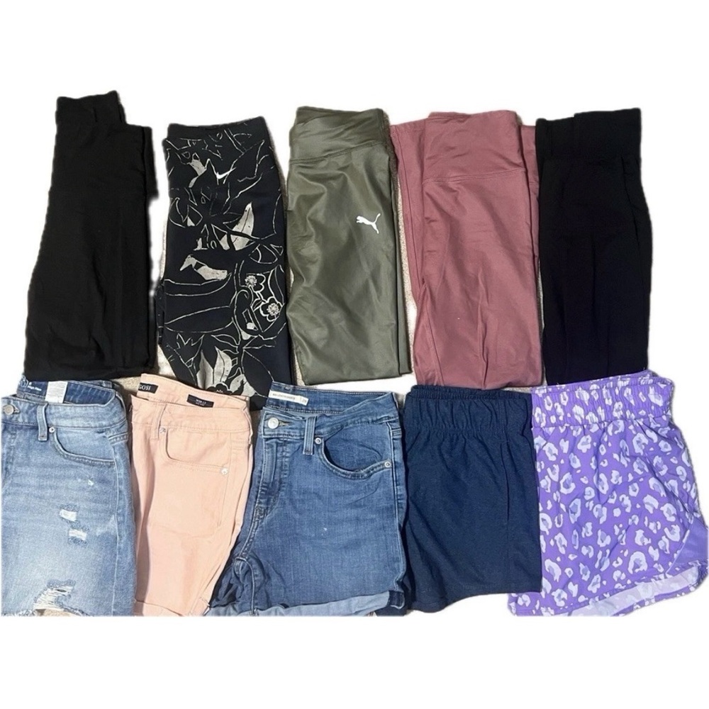 Huge Women/Junior’s Clothing Lot Size Small/Medium